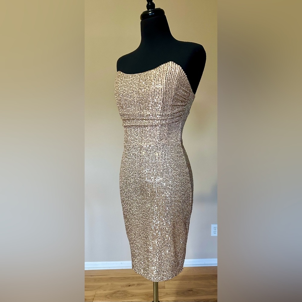 Haute Monde Gold Sequin Strapless Bodycon Dress Knee Length - Picture 3 of 9